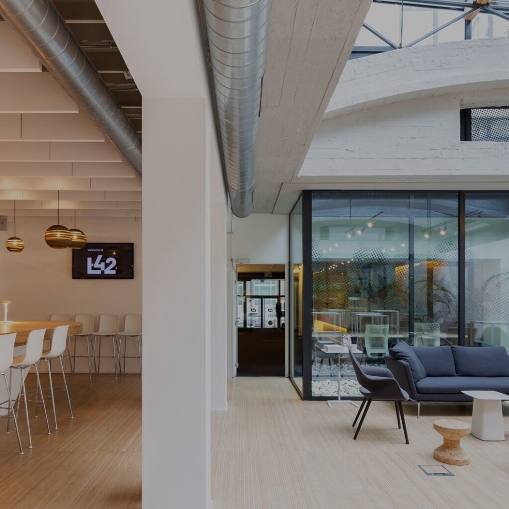L42_brussels_live_boardroom_home